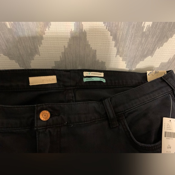 Anthropologie Pilcro Plus Size Black Ripped Jeans! - Picture 3 of 4
